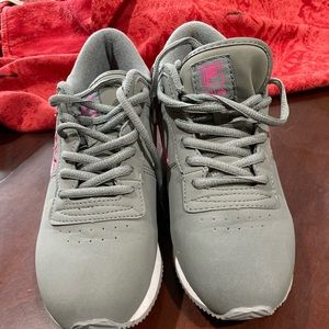 FILA MACHU SNEAKERS GRAY AND PINK COLOR